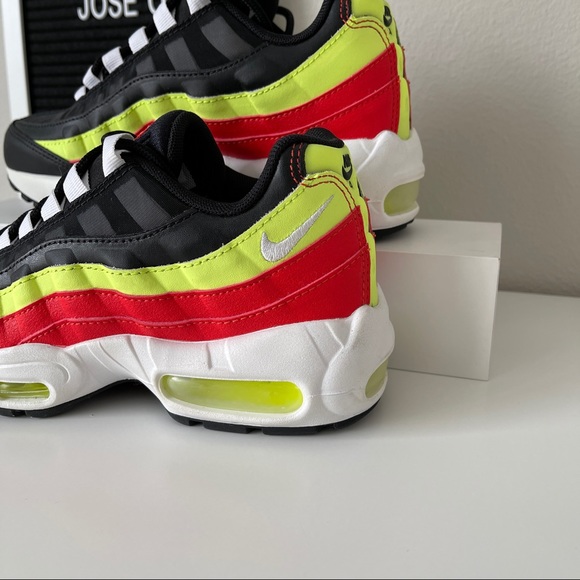 NIKE AIR MAX 95 NEON RED WOMENS SHOES SIZE 5.5 BLA - Picture 9 of 10